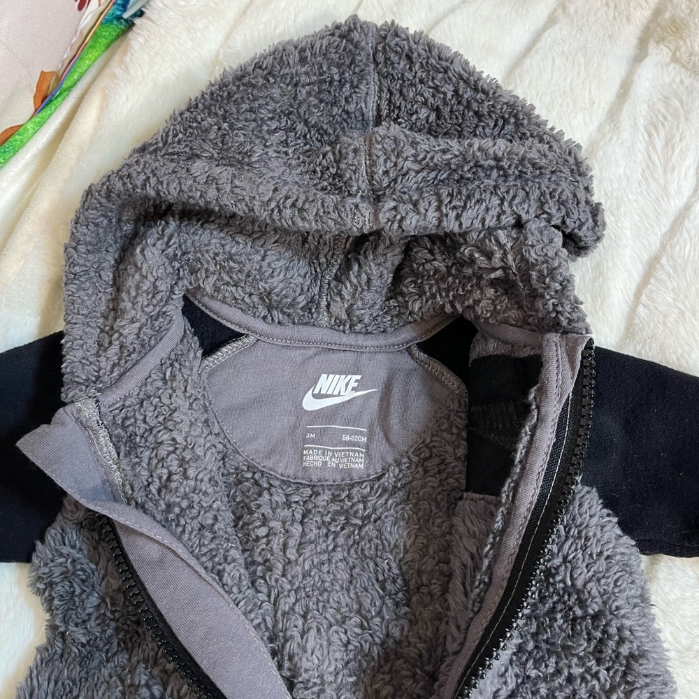 Nike 3M Baby Unisex Infant Streetwear Fleece Sherpa Grey Black Zip Hooded Romper - Picture 4 of 6